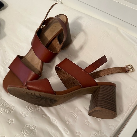 Sandals - Picture 3 of 4